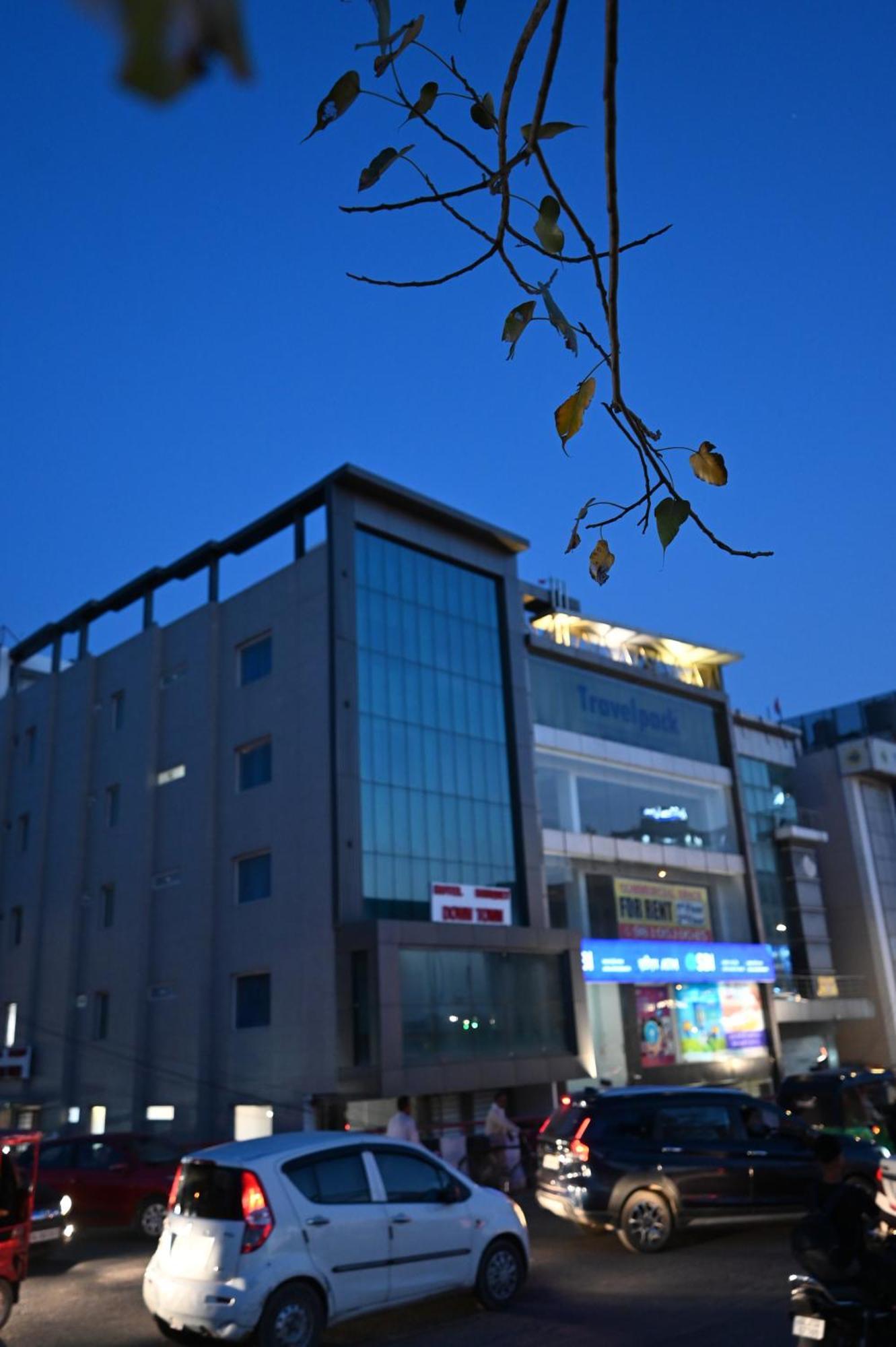 Hotel Down Town Paschim Vihar Delhi  Ngoại thất bức ảnh